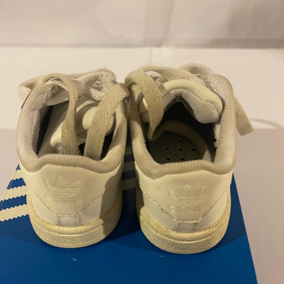 Adidas Baby Adidas White Superstar Shell Toe Unisex Toddler Size 5 - Picture 4 of 6